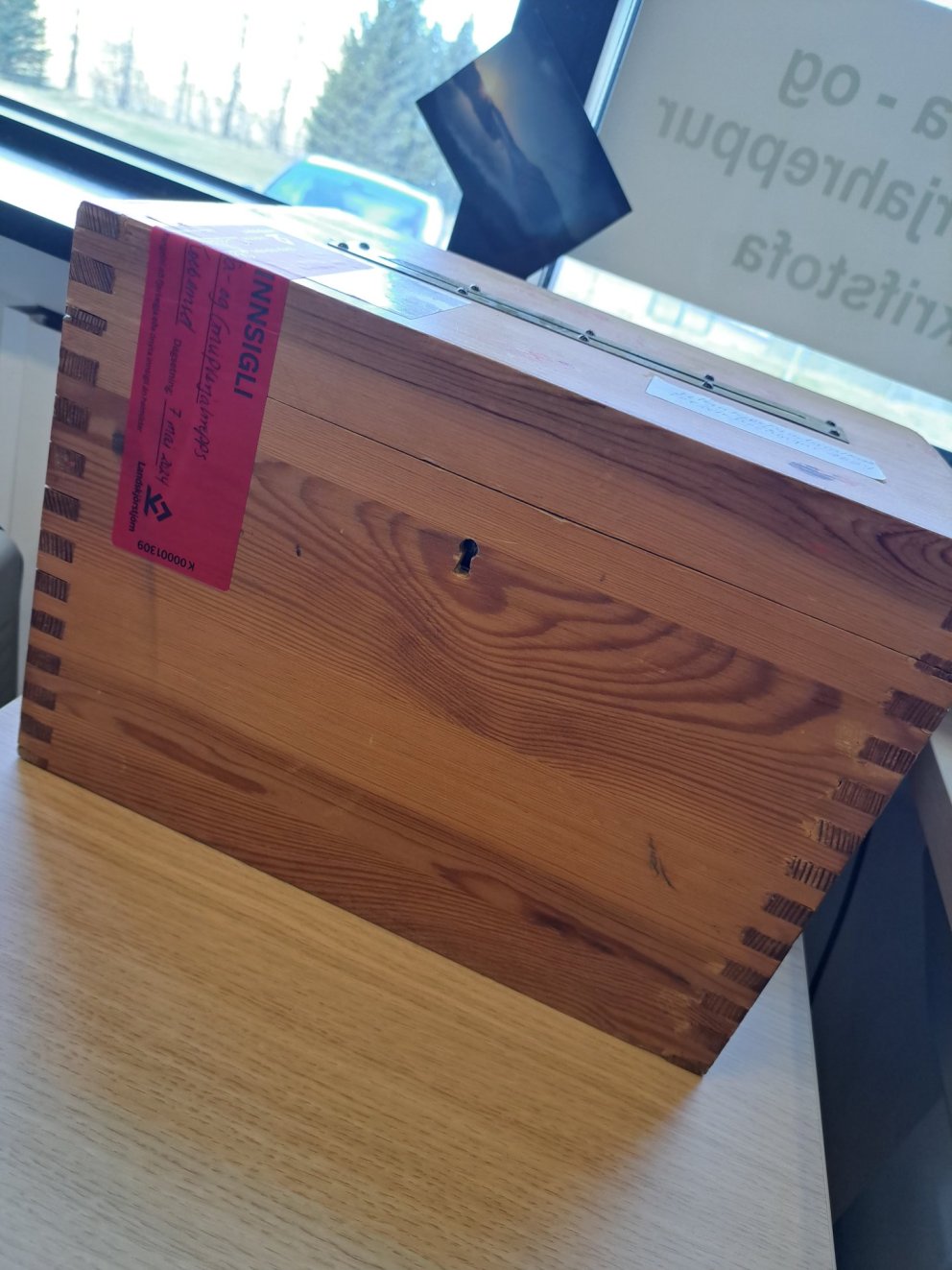 Hefðbundinn kjörkassi