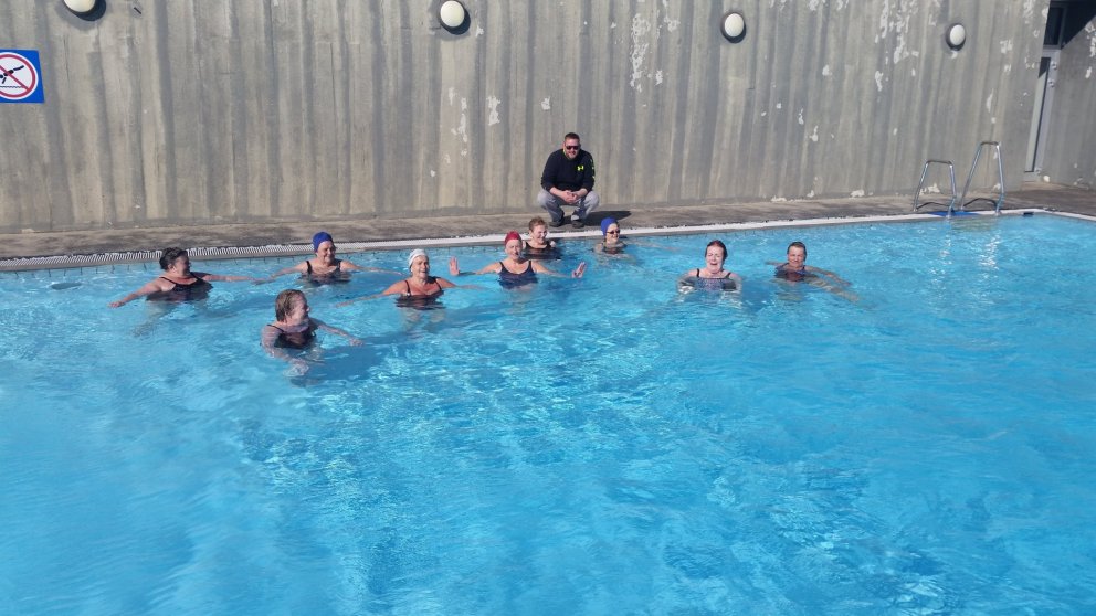 Sundleikfimi hjá eldri borgurum