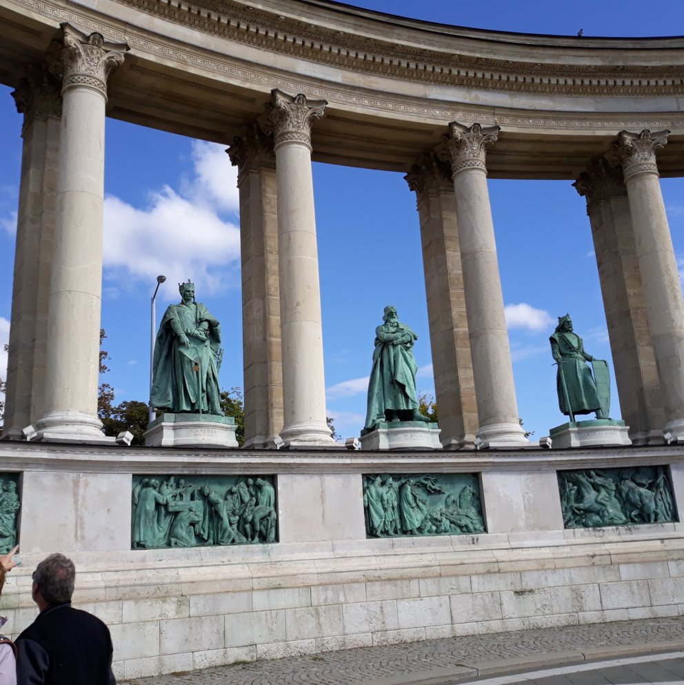 Af hetjutorginu í Búdapest