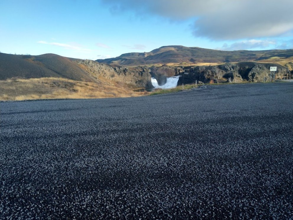 Fullkominn vegur að Hjálparfossi