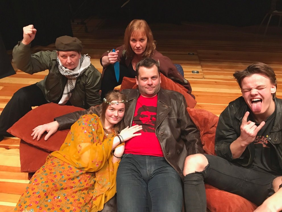 Láttu ekki deigan síga Guðmundur, nokkrir af leikendum.