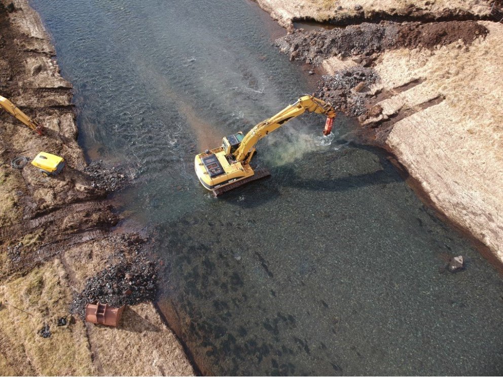 Viðgerð á kaldavatnslögn í Kálfá