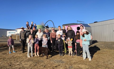 Íbúar í Brautarholti sem tóku þátt í tiltektardegi