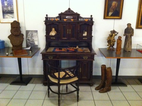 Skrifborð sr. Valdimars Briem sálmaskálds