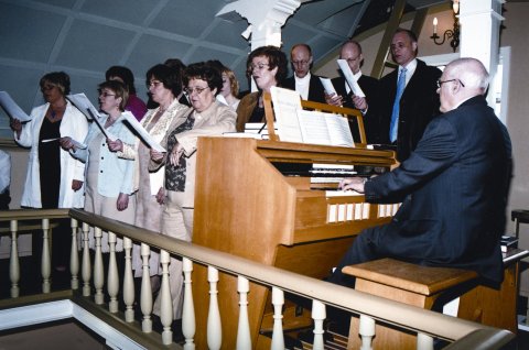 Kirkjukór Ólafsvallakirkju  - organisti Vilmundur Jónsson