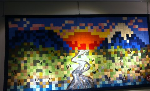 Úr myndasafni sveitarfélagsins: Mynd af veggteppi sem Samband Sunlenskra kvenna bjó til og gaf Heilb…