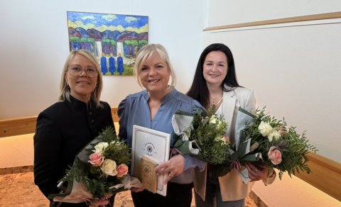 Frá vinstri; Fjóla St. Kristinsdóttir, sveitarstjóri Grímsnes- og Grafningshrepps, Aldís Hafsteinsdó&hellip;
